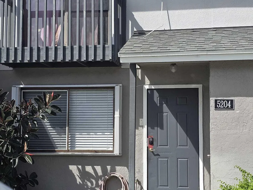 5204 Bayside Dr #5204