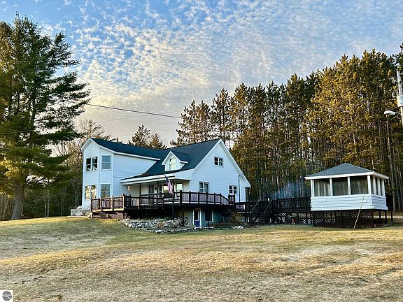 4th image of 21238 Lakola Rd