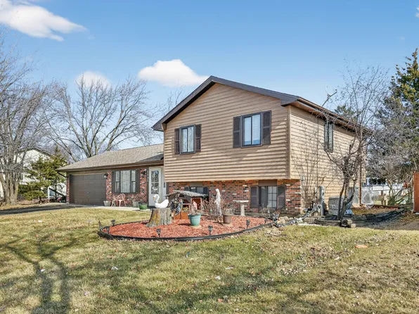 3945 County Farm Rd, Hanover Park, IL 60133