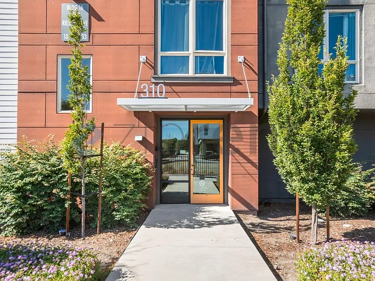 310 Riesling Ave #20 — Photo 2