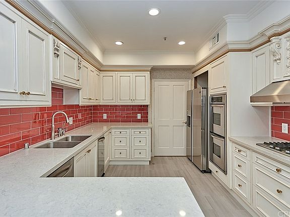 4th image of 737 S Windsor Blvd Unit 103