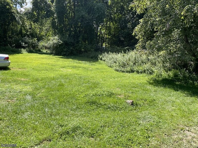 2nd image of 18 Lincoln Pl
