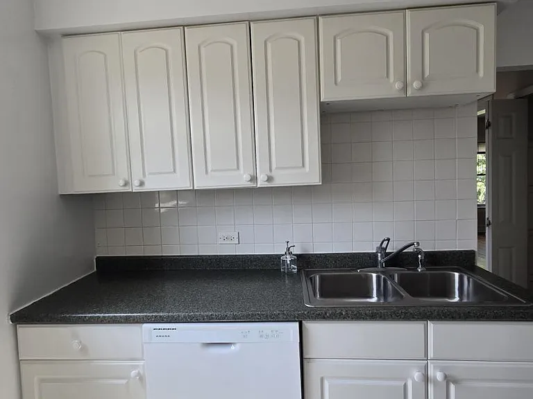 832 Reba Pl #1N — Photo 3