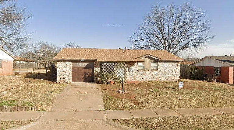 4111 Thelma Dr — Photo 1