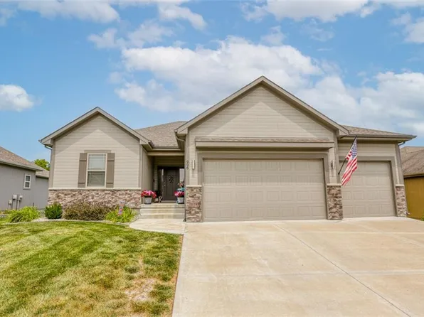 996 NW Sycamore Ct, Grain Valley, MO 64029