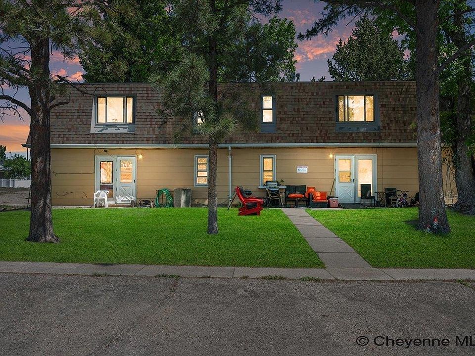 1st image of 2545 E 9th St