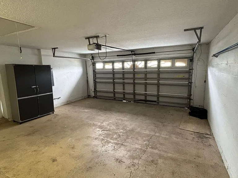 205 Golf Aire Blvd — Photo 26