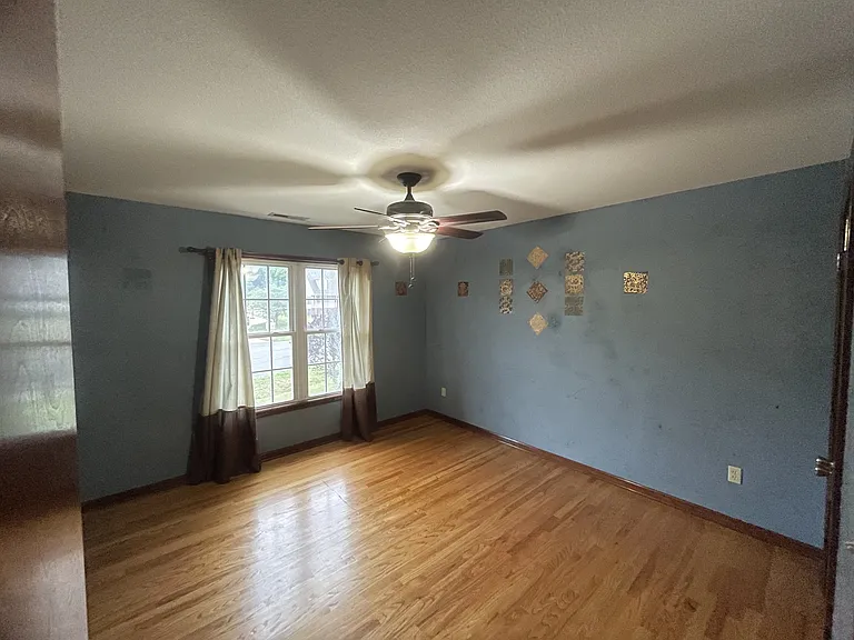 1185 Eller Wood Dr — Photo 32