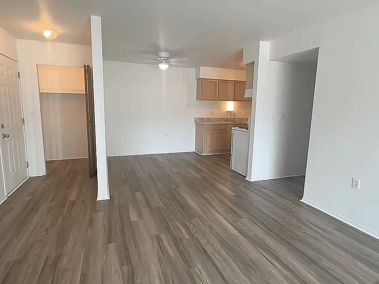 Prentiss Pointe Apartments — Photo 144