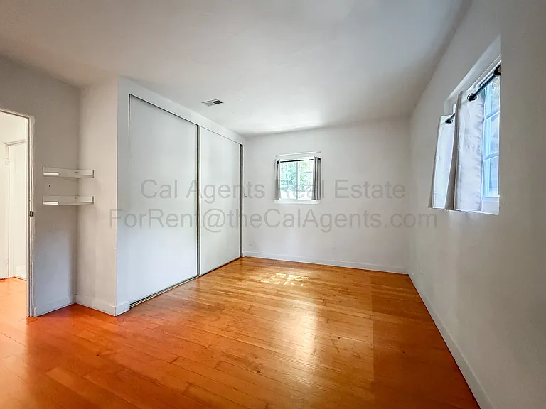 7352 Saroni Dr — Photo 9