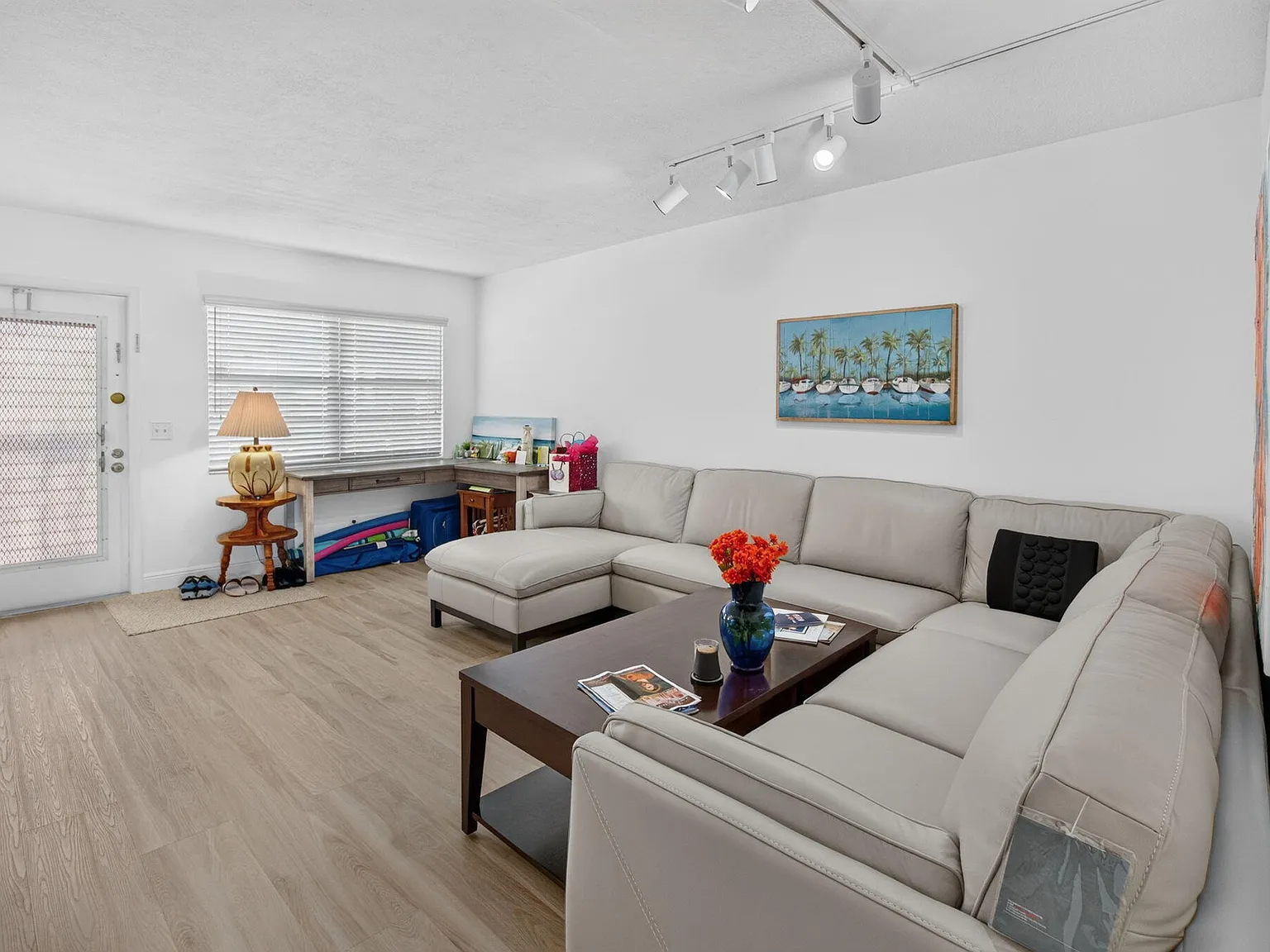 2 bed, 1.5 bath, 861 sqft, $2,800 — Photo 4