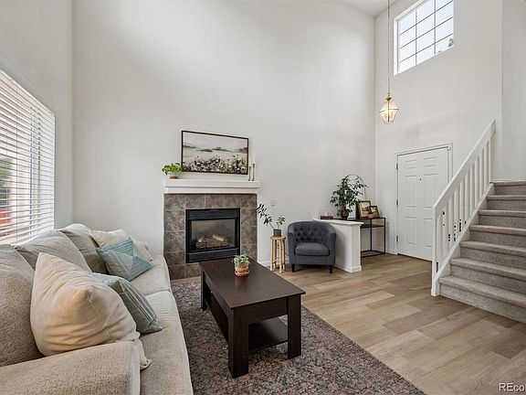 4th image of 9659 Queenscliffe Drive