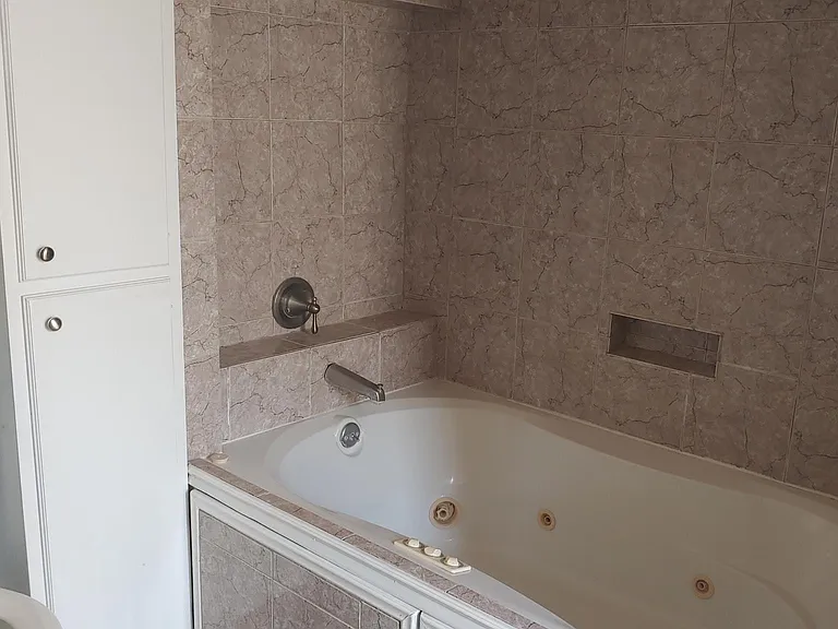 305 Rayburn St — Photo 5