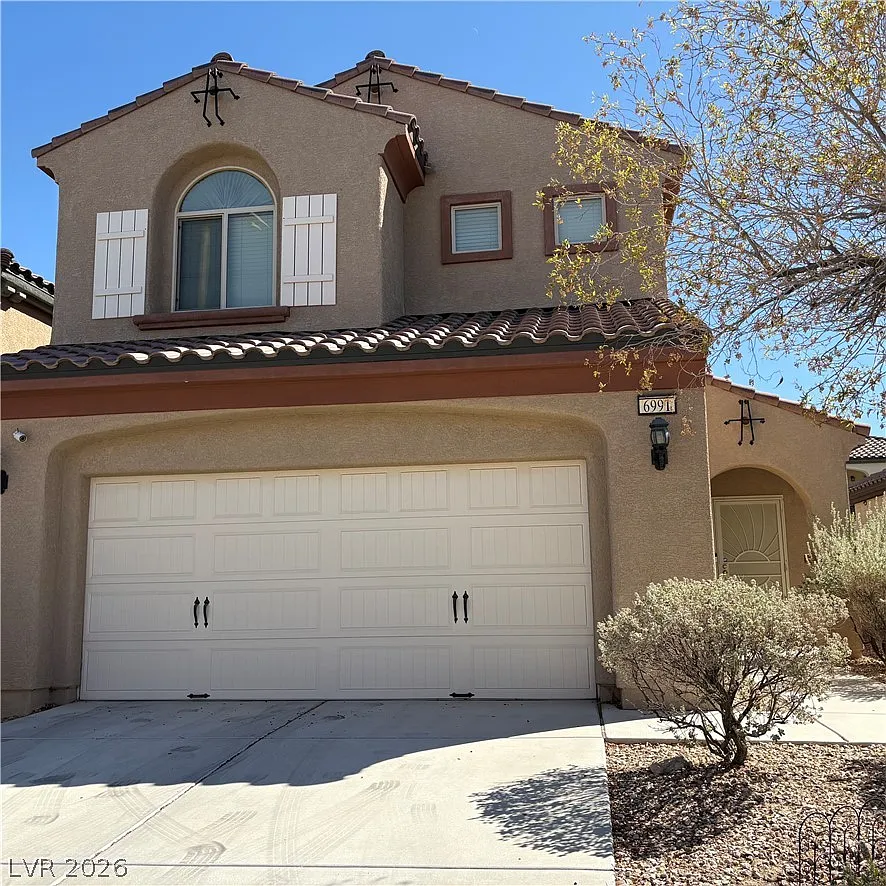 3 bed, 2.5 bath, 1787 sqft, $2,800 — Photo 1