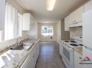 155 NE Kane Dr #22, Gresham, OR 97030