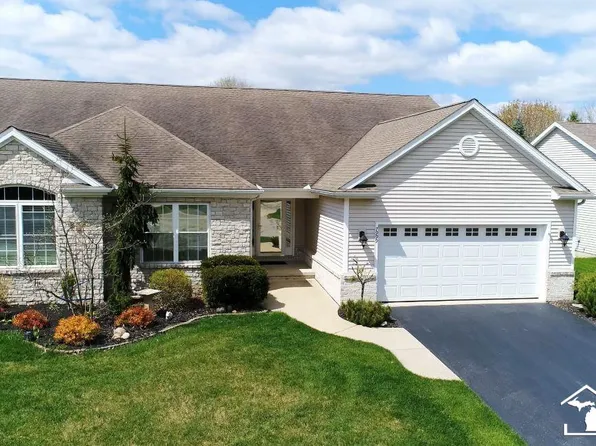 7999 Timber Wood Ln, Temperance, MI 48182