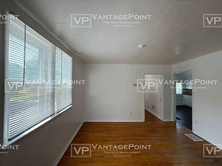 1163 McCormick St — Photo 5