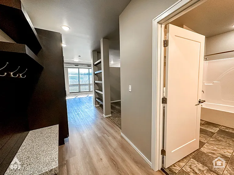 University Hills Village — Photo 115