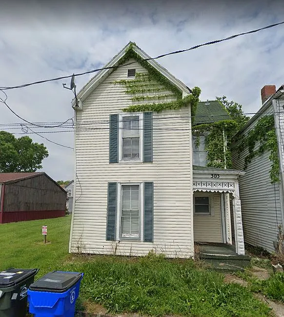 303 S A St photo 1