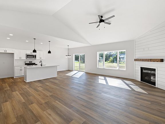 2nd image of 409 Ridge Ct