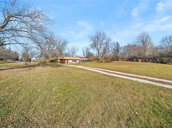 19275 123rd Pl, Perry, IA 50220