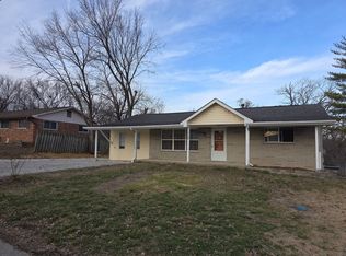 3125 Phils Dr, High Ridge, MO 63049