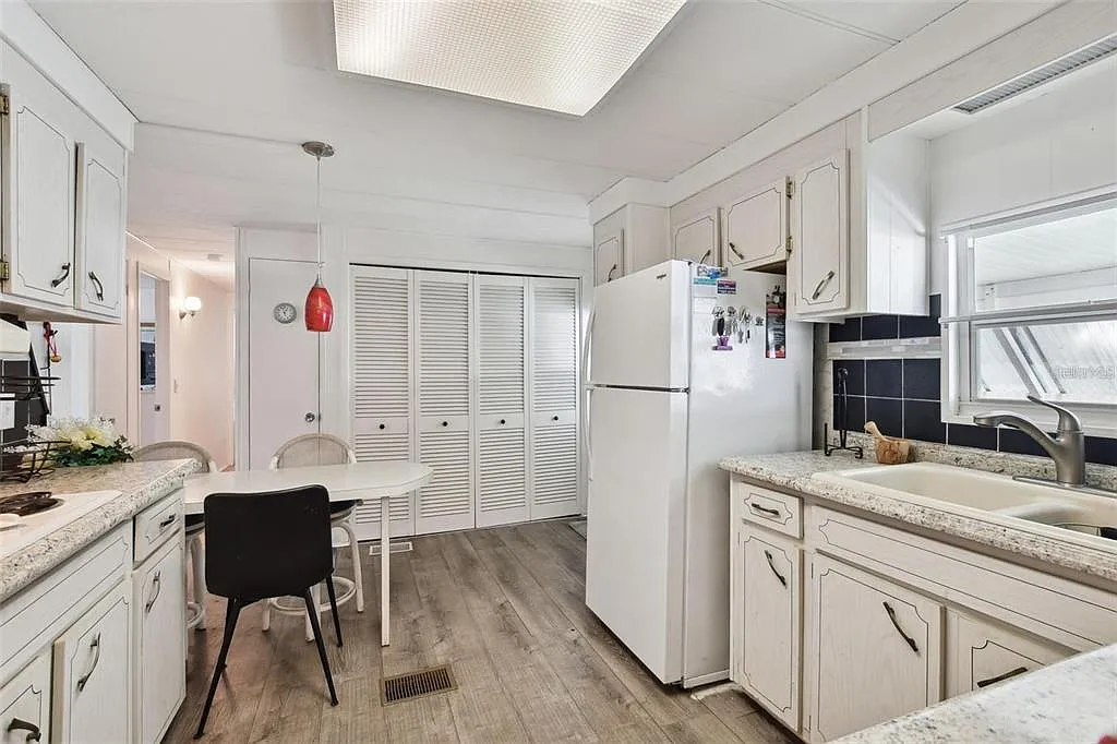 2 bed, 2.0 bath, 1152 sqft, $1,600 — Photo 3