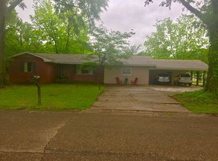 207 Westview Cir, McComb, MS 39648