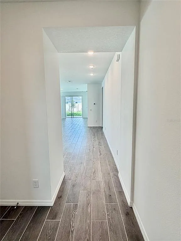 3 bed, 2.5 bath, 2022 sqft, $2,600 — Photo 3