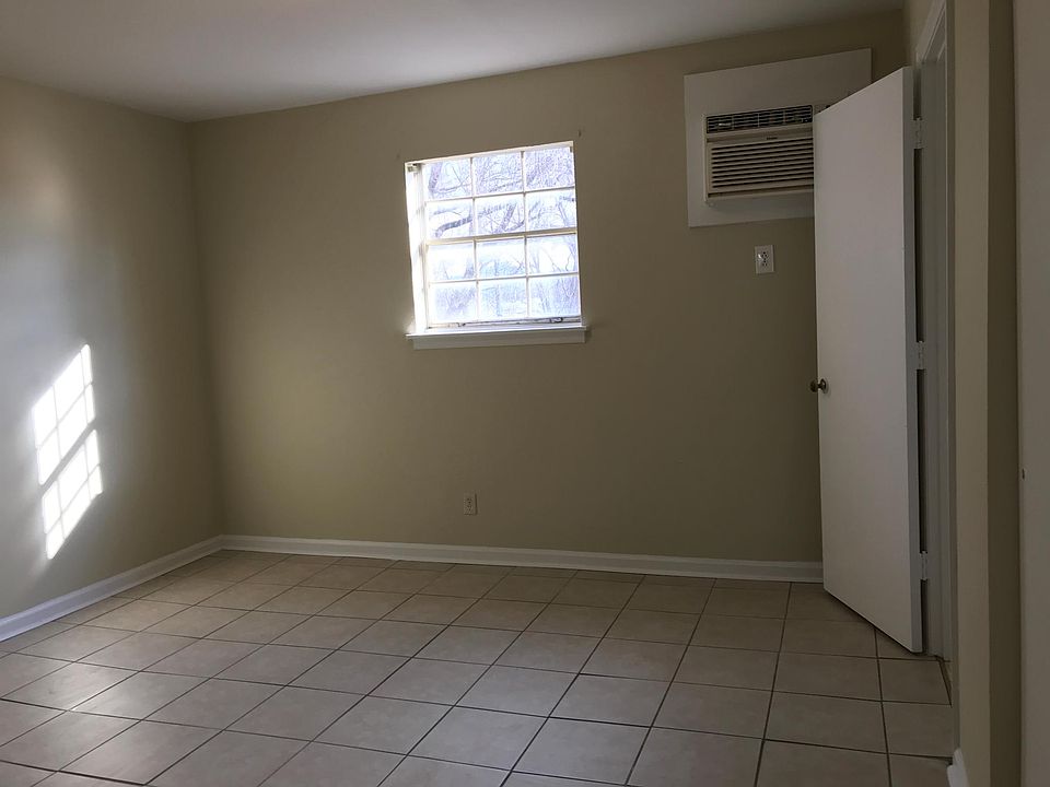 1st image of 1523 Compton St NE APT 6