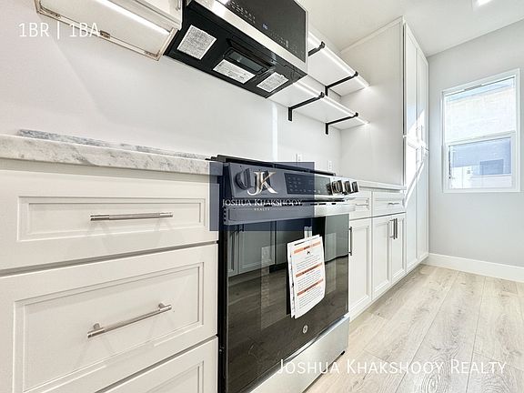 3rd image of 604 N Flores St APT 5