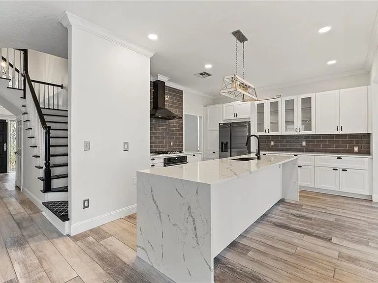9307 Poplar Creek Ct — Photo 3