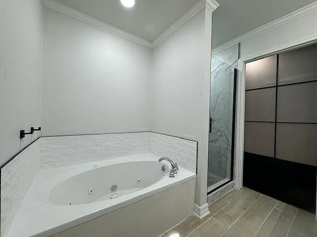 9411 Crooked Creek Dr — Photo 19