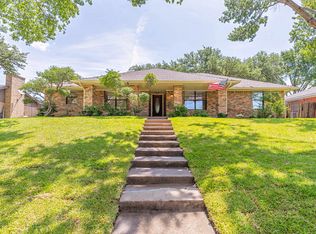 2017 Wellington Dr, Grand Prairie, TX 75051