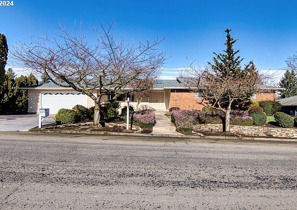 1st image of 2612 NE 113th St