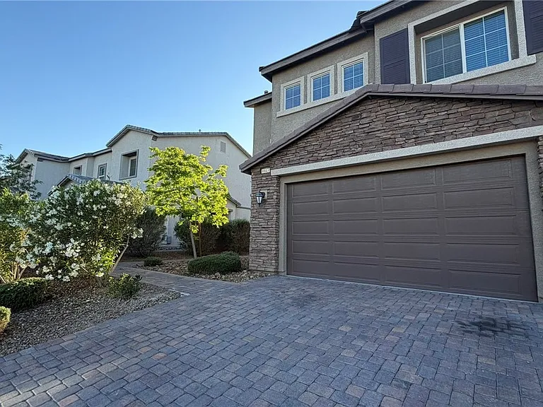 6943 Denio Island St — Photo 3