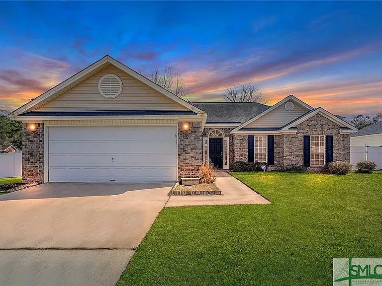 102 Kaylin Ct — Photo 2