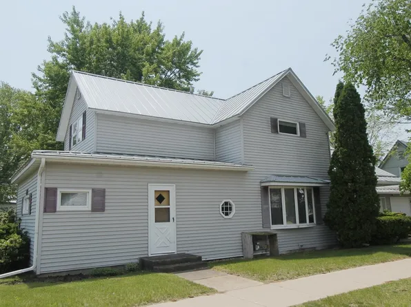 55 Barry St, Montello, WI 53949