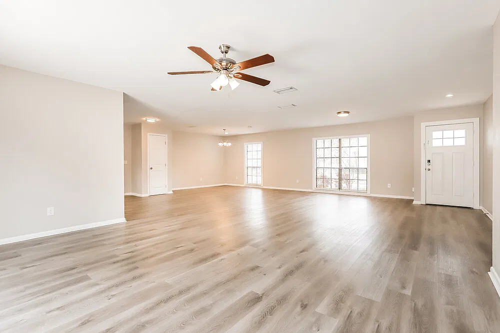3 bed, 2.0 bath, 1689 sqft, $3,610 — Photo 4