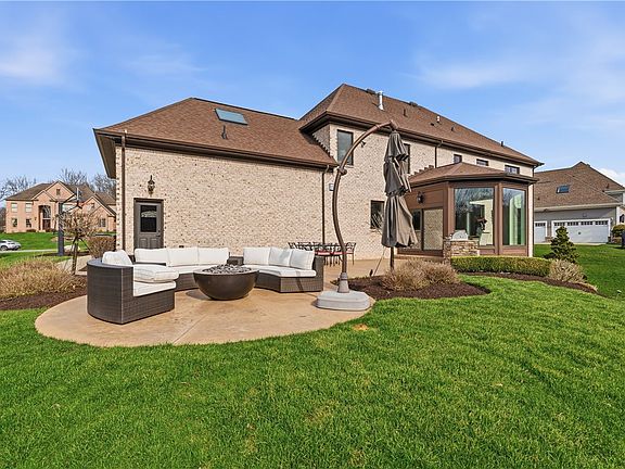 4th image of 511 Langdon Dr