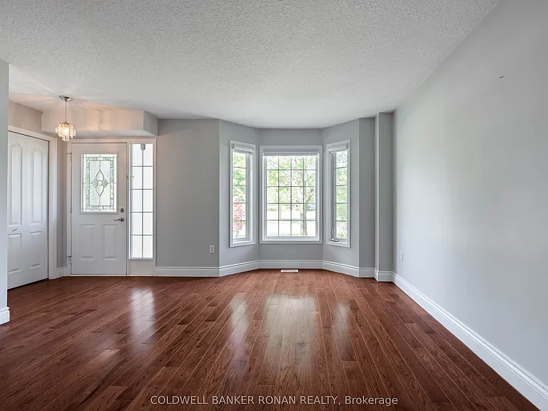 77 Montgomery Blvd — Photo 15