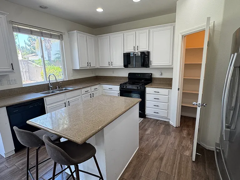 973 Yosemite Dr — Photo 23