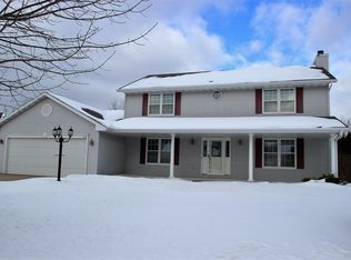 1556 Ponderosa Ave, Green Bay, WI 54313