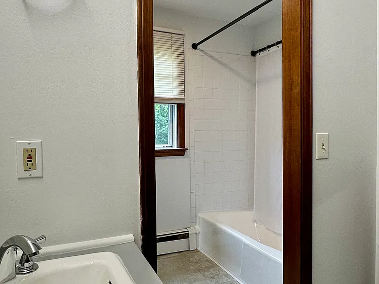 Full bathroom