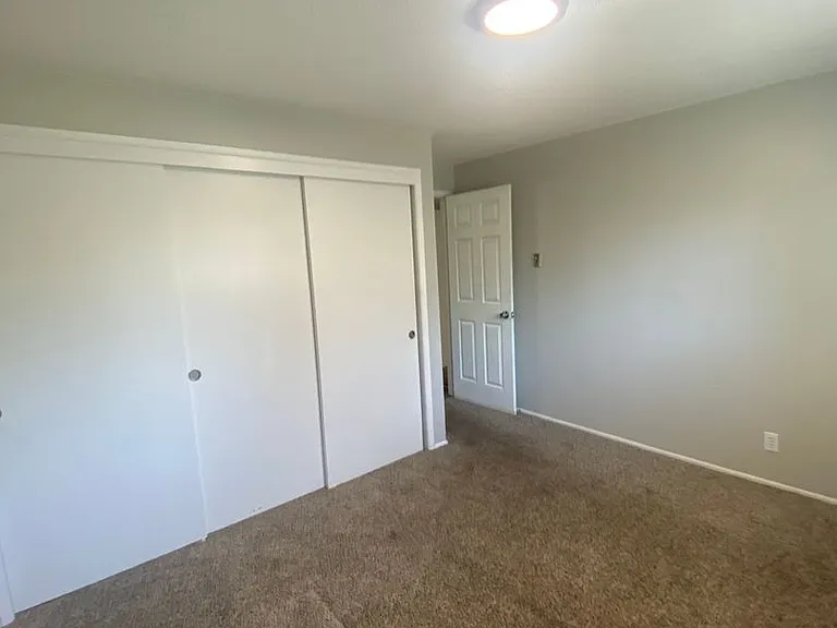 401 S Holly St — Photo 21