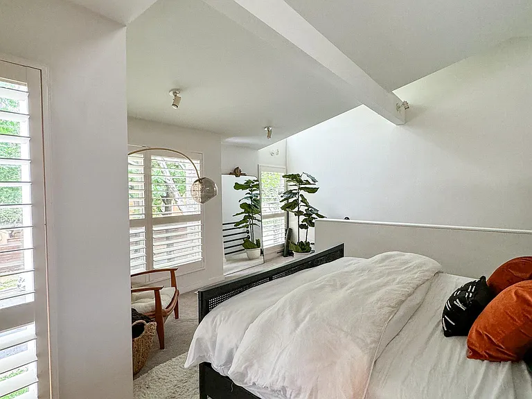 Upstairs loft bedroom
