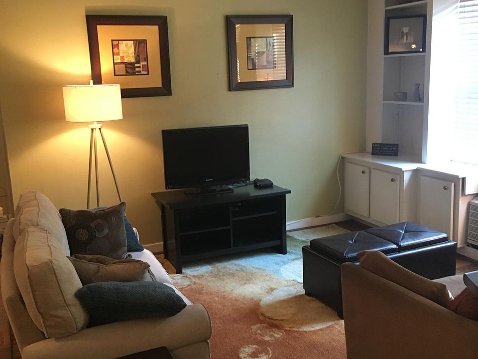 2nd image of 2130 N St NW