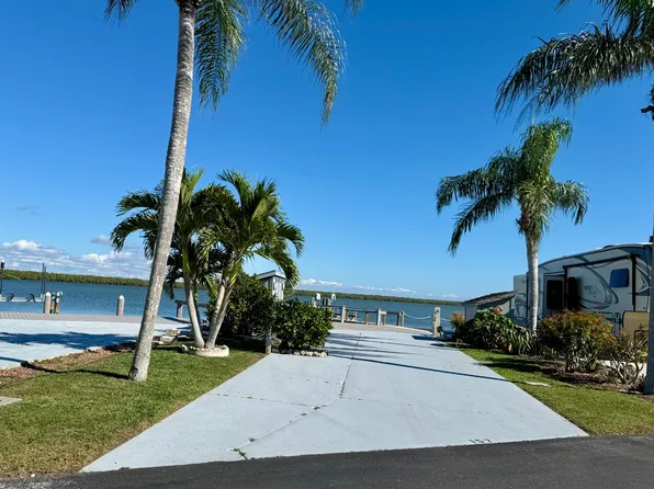 150 Smallwood Dr #157, Chokoloskee, FL 34138