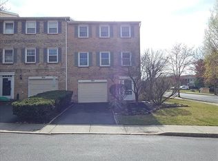 980 Barnside Ct, Allentown, PA 18103