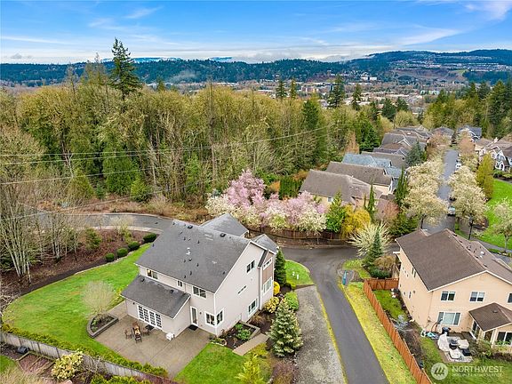 2nd image of 917 Bear Ridge Court NW